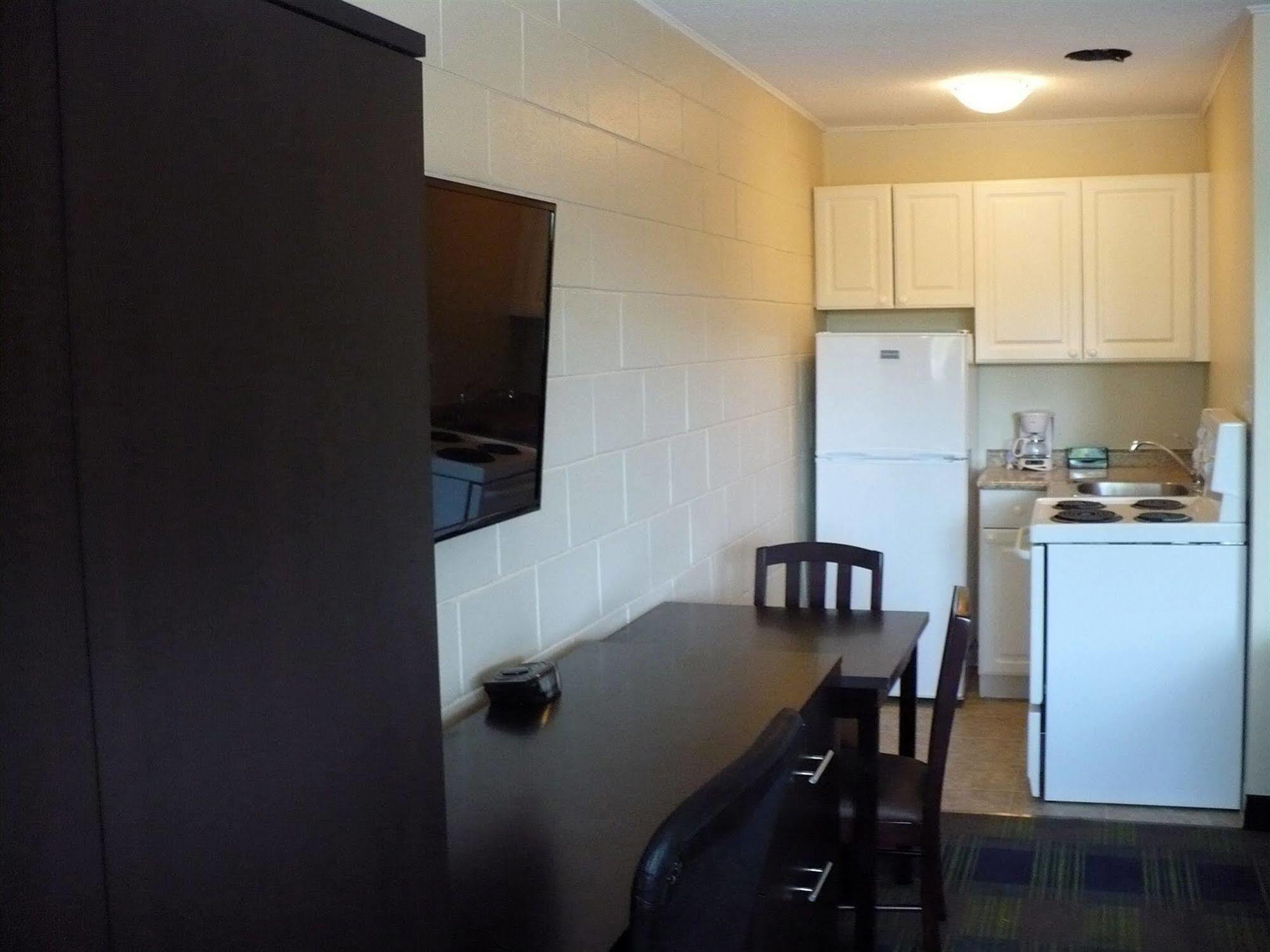 Westgate Inn Portage la Prairie Kültér fotó