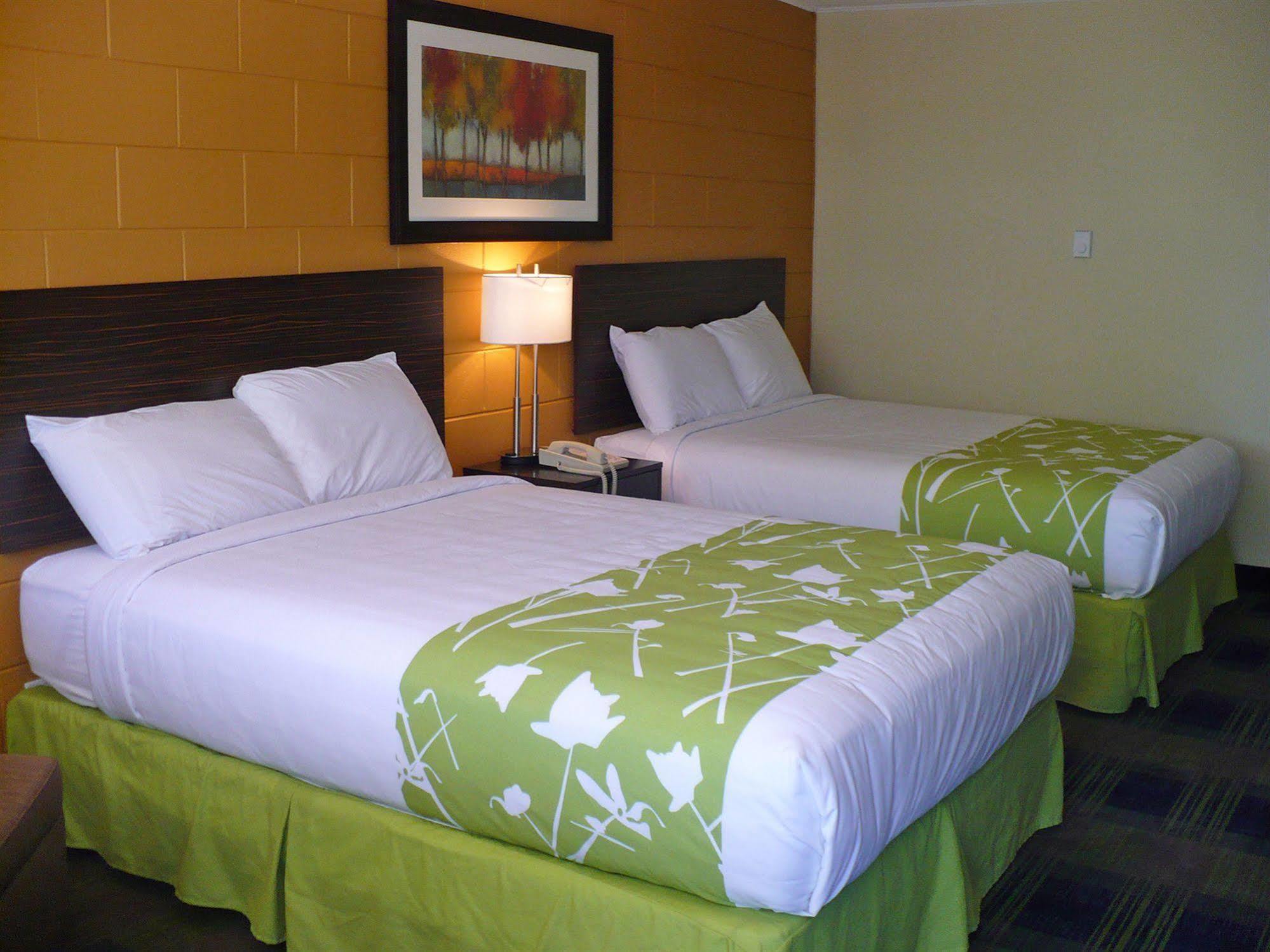 Westgate Inn Portage la Prairie Kültér fotó