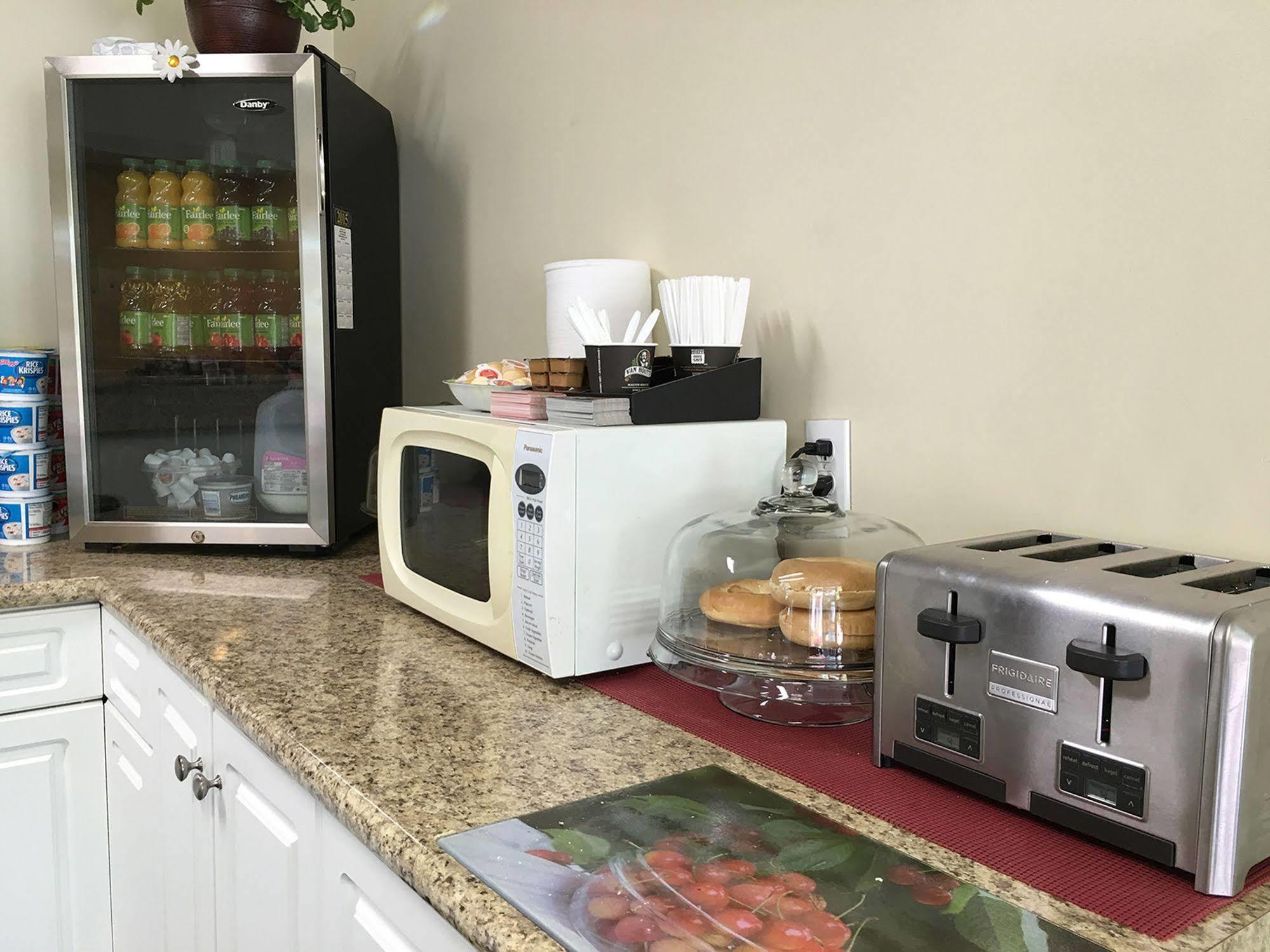 Westgate Inn Portage la Prairie Kültér fotó
